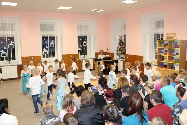Vánoční besídka dětí MŠ &#8211; 12. 12. 2019 - Image 3