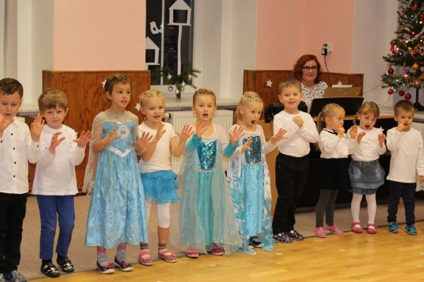 Vánoční besídka dětí MŠ &#8211; 12. 12. 2019 - Image 10