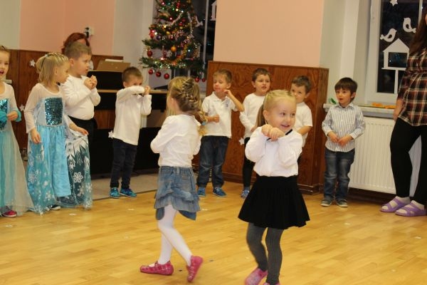 Vánoční besídka dětí MŠ &#8211; 12. 12. 2019 - Image 13