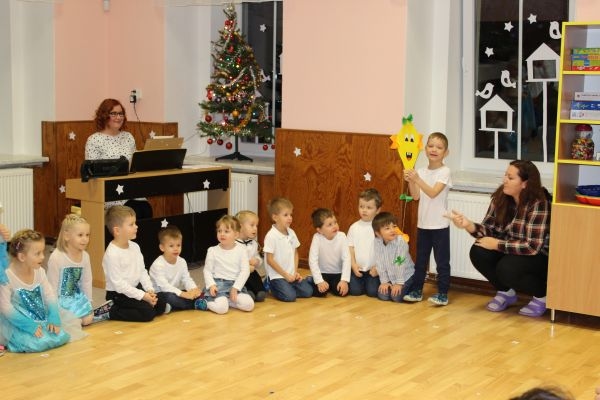 Vánoční besídka dětí MŠ &#8211; 12. 12. 2019 - Image 16