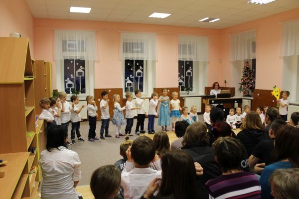 Vánoční besídka dětí MŠ &#8211; 12. 12. 2019 - Image 17