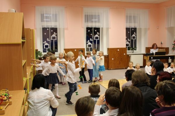 Vánoční besídka dětí MŠ &#8211; 12. 12. 2019 - Image 18