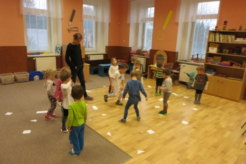Paní zima kraluje, barvičkami maluje &#8211; Broučci a Berušky &#8211; bílé pondělí - Image 5