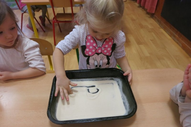 Paní zima kraluje, barvičkami maluje &#8211; Broučci a Berušky &#8211; bílé pondělí - Image 10