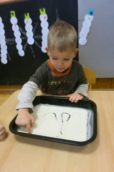 Paní zima kraluje, barvičkami maluje &#8211; Broučci a Berušky &#8211; bílé pondělí - Image 11