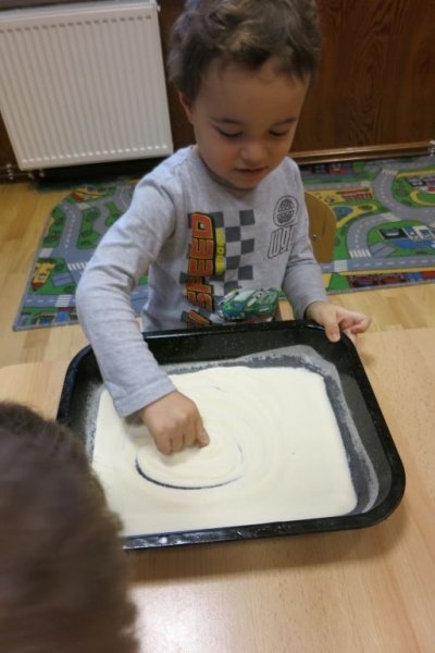 Paní zima kraluje, barvičkami maluje &#8211; Broučci a Berušky &#8211; bílé pondělí - Image 17
