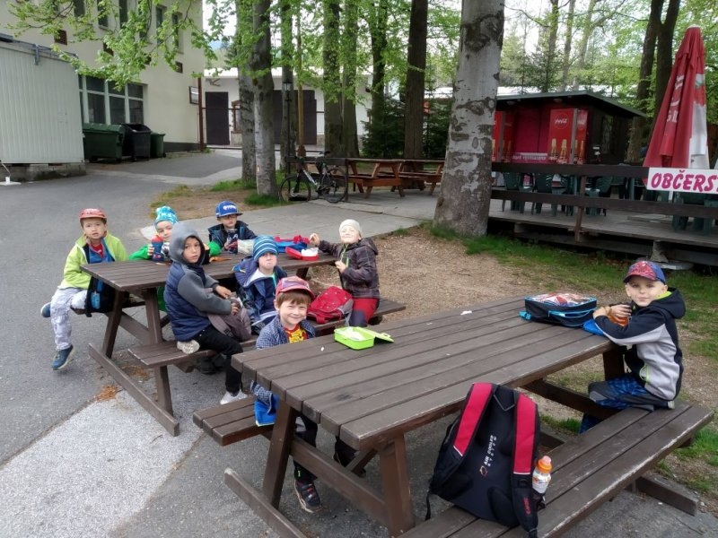 Výlet ZŠ a MŠ (předškoláci) 20. 5. 2019 &#8211;  Sklárna Harrachov, Mumlavské vodopády - Image 4