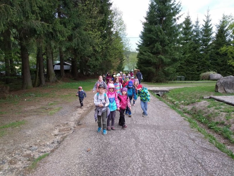 Výlet ZŠ a MŠ (předškoláci) 20. 5. 2019 &#8211;  Sklárna Harrachov, Mumlavské vodopády - Image 6