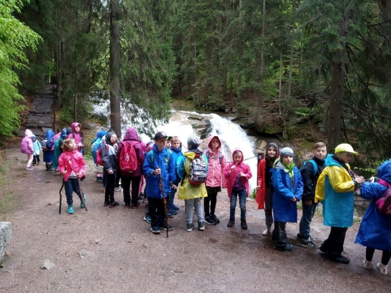 Výlet ZŠ a MŠ (předškoláci) 20. 5. 2019 &#8211;  Sklárna Harrachov, Mumlavské vodopády - Image 11