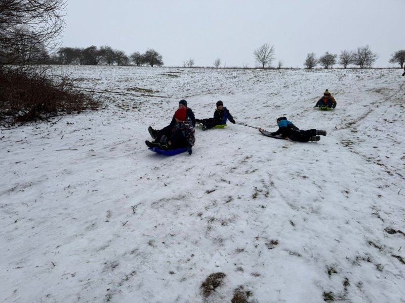 RADOVÁNKY NA SNĚHU - Image 8