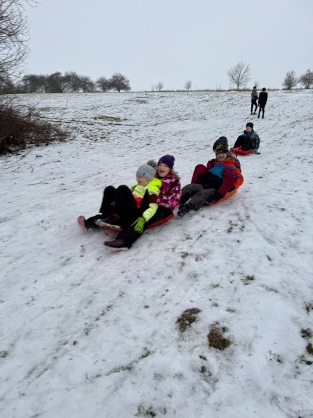 RADOVÁNKY NA SNĚHU - Image 9